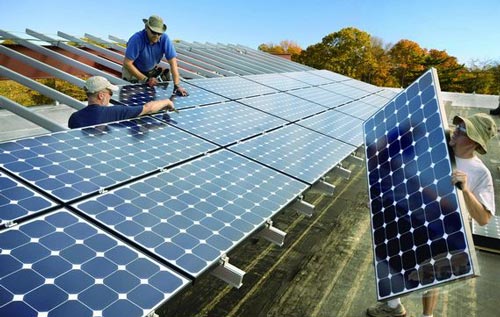 高效光伏运维 太阳能光伏板清洗方案与晨光清洁设备报价指南